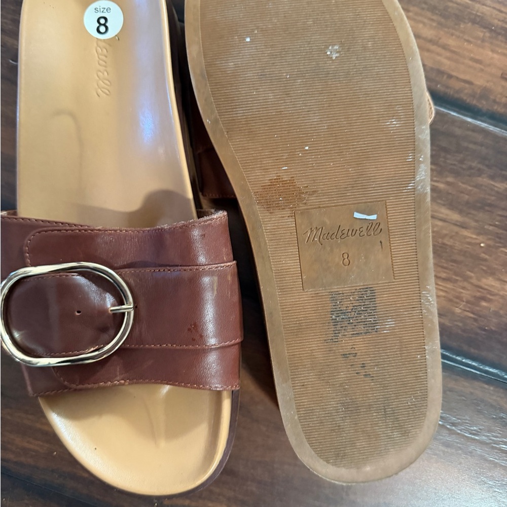 The Dayna Buckle-Strap Sandals
Woman’s size 8 - Picture 4 of 4